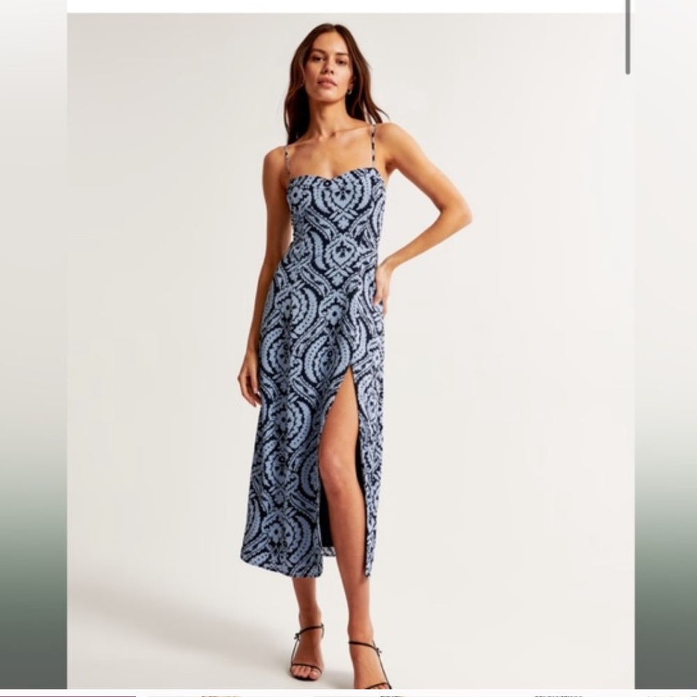 The A&F Camille Midi Dress Blue Paisley size SP